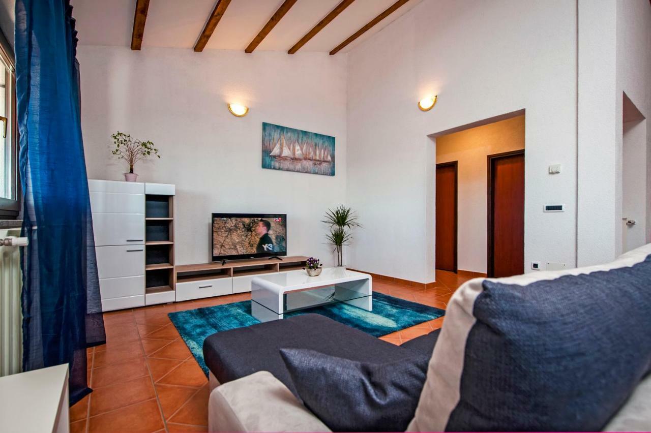 Apartment Bora Rovinj Exterior photo